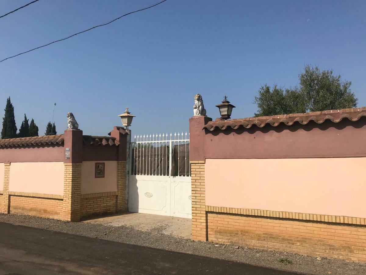 Villa Pilonga Dos Hermanas Exterior photo